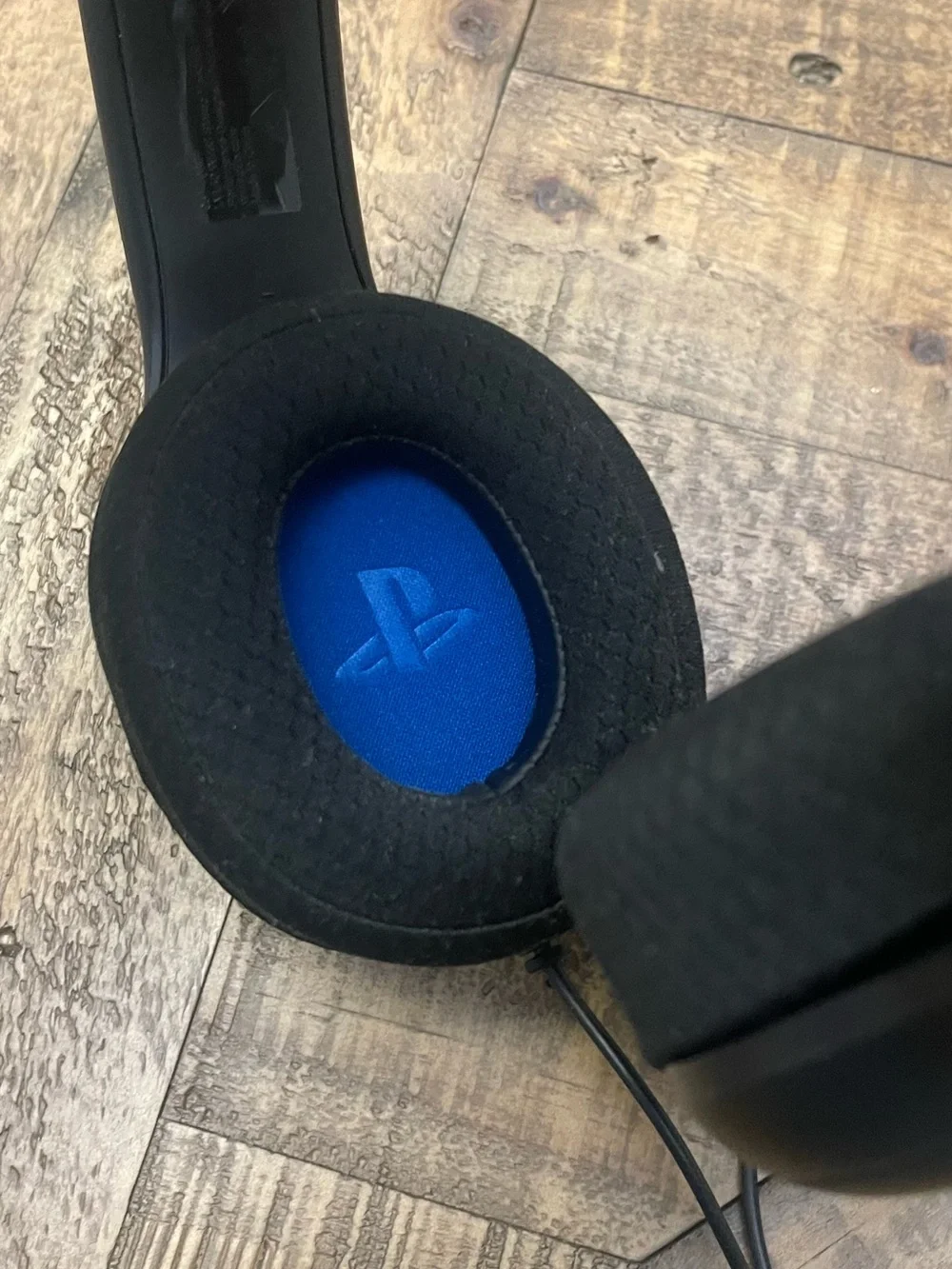 Black Wired Over-Ear Headset with Microphone - Gaming & Communication